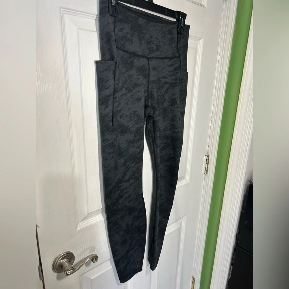 The North Face W Sunset Jacquard Leggings. Black. Womens size Medium. UPF 40+ - Picture 4 of 9
